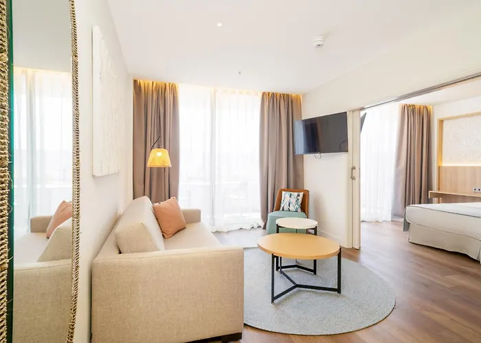 Hotel Mediterranean Palace 5*